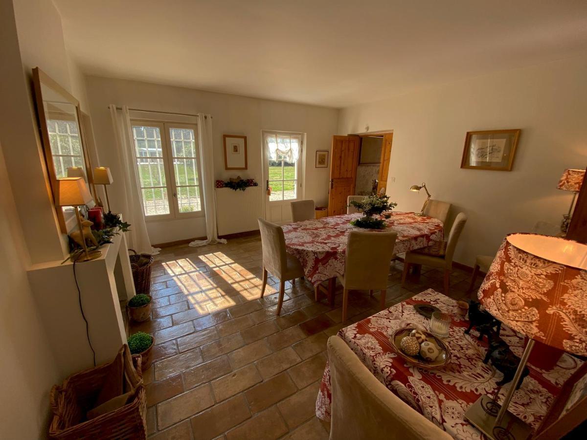 Bed and Breakfast La Ferme De Gigognan Авиньон Экстерьер фото